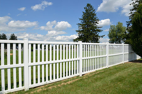 Clôture sur mesure sur la Rive-Sud de Montréal - Les Pavé-unis Longueuil Inc. à Boucherville